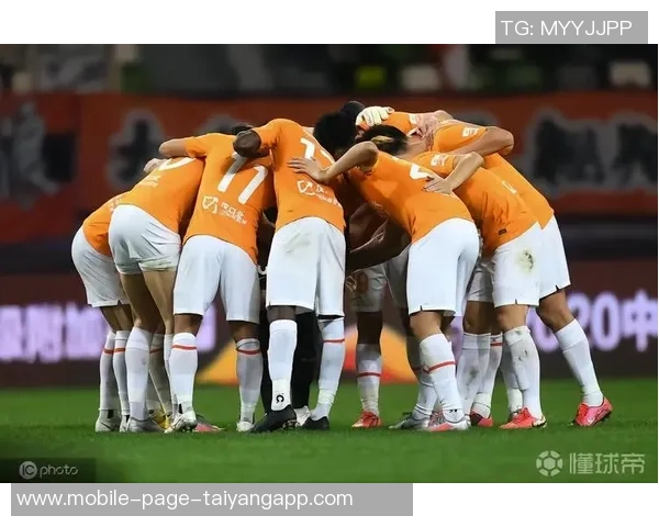 长春寒潮来袭亚泰队员迎战低温全力备战保级生死战 长春寒潮来袭亚泰队员迎战低温全力备战保级生死战