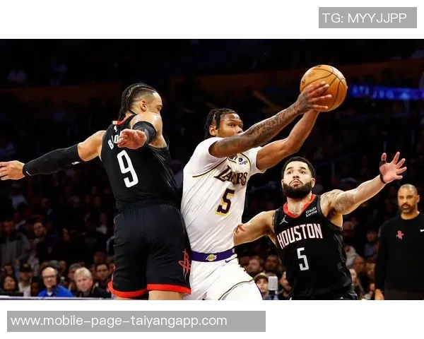 科塔半场表现惊艳7投6中收获13分11板2盖帽助球队掌控局势 科塔半场表现惊艳7投6中收获13分11板2盖帽助球队掌控局势