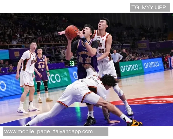 CBA第11轮本土最佳球员评选结果揭晓各路球员表现精彩纷呈 CBA第11轮本土最佳球员评选结果揭晓各路球员表现精彩纷呈